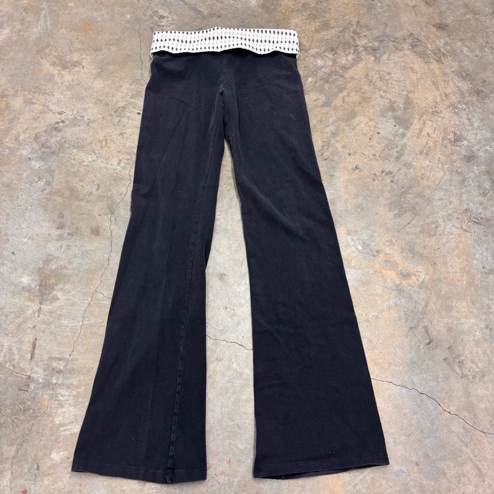 Victoria's Secret Vintage Foldover Flare Yoga Pants Black/Diamond Print Med Long